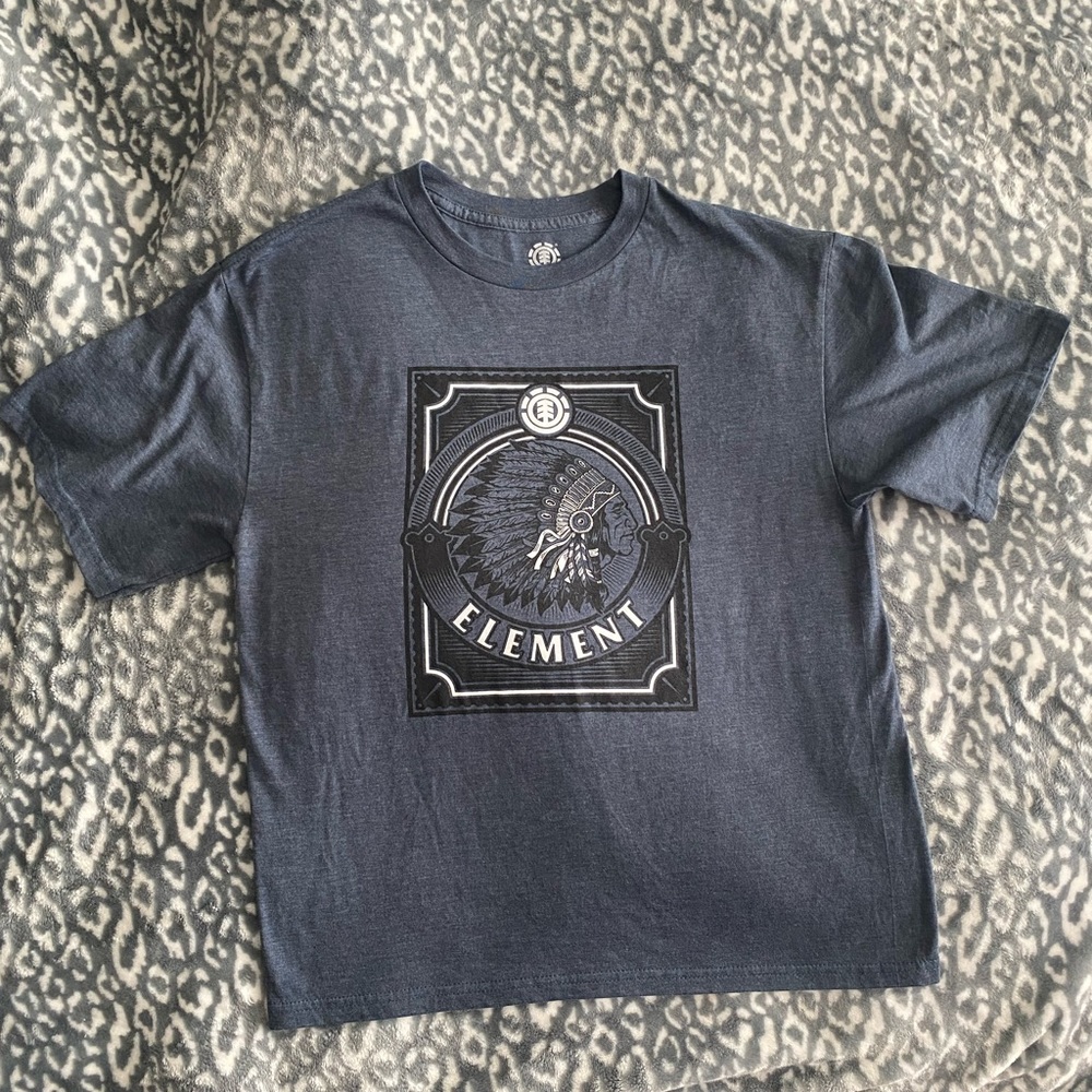 Element tee